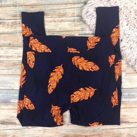 LuLaRoe Pants - LuLaRoe TC Mosaic Feather Leggings NWOT